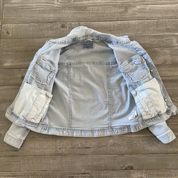 Forever 21 Cincinnati Reds Denim Jacket Girls Size Large Baseball Light Wash - Picture 4 of 12